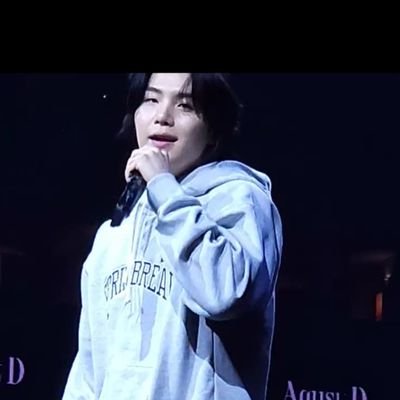 2021년 11월에 입덕해 인생처음 덕질 중
많이 알려주신 트친님들 너무 감사하고 💜합니당💜
🐨🐹🐱🐿🐥🐻🐰
4/26-5/17일 윤기따라 미국 올콘 다녀왔습니다