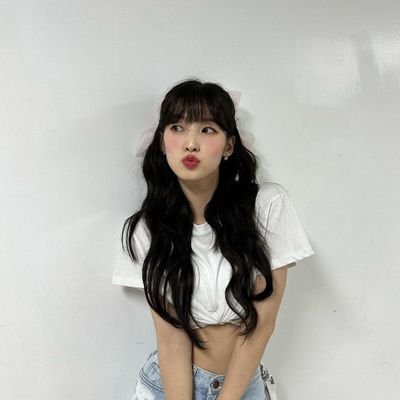 (Mature Content) FICTIONAL, ROLEPLAYER PURPOSED ㅡ 1999 ㅡ (최예원) Known as Arin. She is a precious Oh My Girl maknae. 🫠