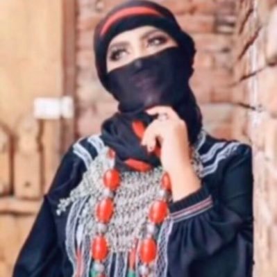 في نظرتي هيبه وفي كلمتي درس اسمي يكفي للبشر عن حضوري 👑