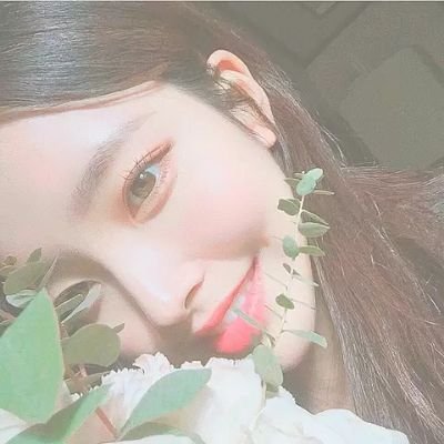 pik81go's profile picture. 花/IZ ONE