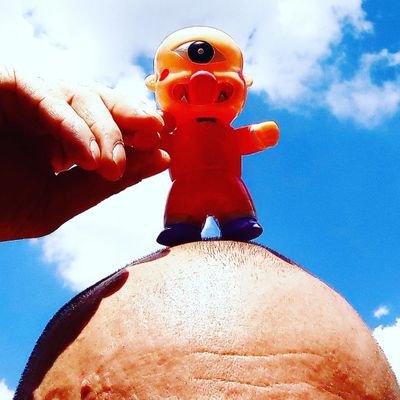 ho32AZC6BwBquZ4's profile picture. の～みゅーじっく
の～らいふ
ソフビの沼沈み…
変な本を愛す…
派手マスク愛好家。