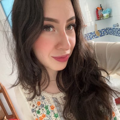 Name: Mari Gonzalez Age: 27 years Old Sing of the Zodiac: Libra ♎️ Degree in Nursing and Obstetrics