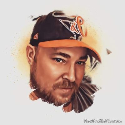 Host of @TheFinalStrike_ 🎙️🎙️🎙️ 
https://t.co/XSDIDhO9DQ

#Orioles 
Head writer for @TheBmoreBattery 
#CodeOrange #Birdland  #HTTC