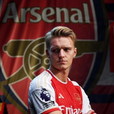 MOnumber10's profile picture. Arsenal FC #AFC ⚽️ & #DFB🇩🇪 #GER แฟนคลับอาร์เซนอล, ทีมชาติเยอรมัน • 150716 (Fan account)