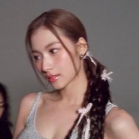 ୨୧˚ flora ˚୨୧ (@florasdiaryy) 's Twitter Profile