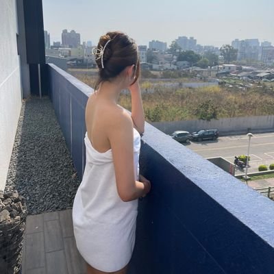 『台中』『微乳』『叔控』
『行走加濕器💦』『肉感愛好者』
『衣櫥盜賊』『懼怕口水患者』
🫶🏻ii後會帶走一件衣服🫶🏻
分享日常の帳號
❌未滿18禁止觀看❌