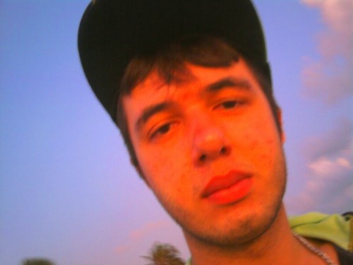 leozitoglima's profile picture. 