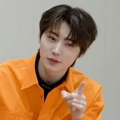 fan account. no reply = sold out. ⭕️korean bank/ paypal/ wise. ❌ rush ❌ impatient
