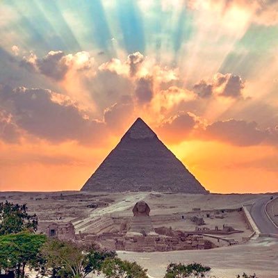 Ahmustafa22's profile picture. حتى تكون أسعد الناس : لا تيأس من روح الله ولا تقنط من رحمة الله ولا تنس عون الله , فإن المعونة تنزل على قدر المؤونة .