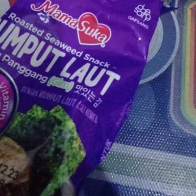 cutebro11's profile picture. Halo :)