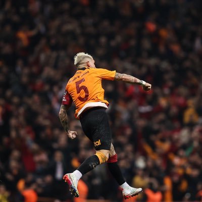 bralleaa's profile picture. biraz hayat biraz futbol bir hayli gs