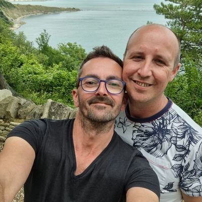 Nudist gay couple into everything (almost) in Derbyshire UK 🇬🇧
https://t.co/4FU08p2TUz