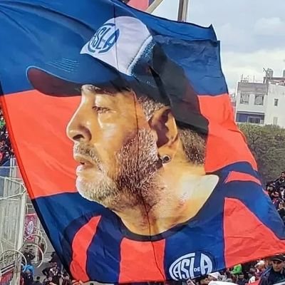 Periodista 📻🎧🖥️
Militante de @AvancemosApps 🖐️
Cuervo 💙❤💙
La única lucha que se pierde es la que se abandona.