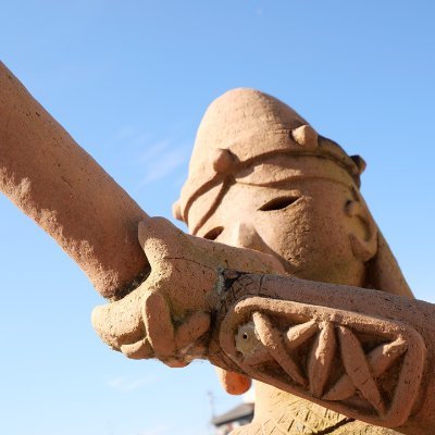 古墳とオペラそして蛇腹楽器。人生を豊かにしてくれる三種の神器✨
どこへ行くかは気分次第、自由気ままな墳活ライフ。
オペラは声と管弦楽が織りなす人生のバイブル。
怪しい酒場から煌びやかなコンサート・ホールまで。伸縮する蛇腹は変幻自在な音の万華鏡。