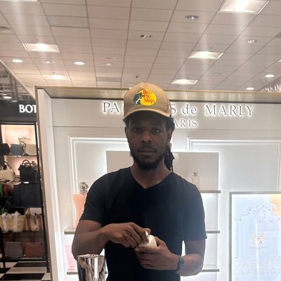 SHOWING YOU THE WORLD THROUGH HIS EYES ! THRU HIS MUSIC WITH HIS UNIQUE MELODIES AND REAL LIFE LYRICS ! ONE OF THE REALEST TO DO IT