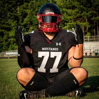 Co 2026 | Mchs | Nc| Football | 5,10”| 245| squat 335 l bench 230 l deadlift 405 D tackle | Nose-guard | 919-924-3515 | 3.917 gpa | cullenhunt1208@gmail.com ✝️