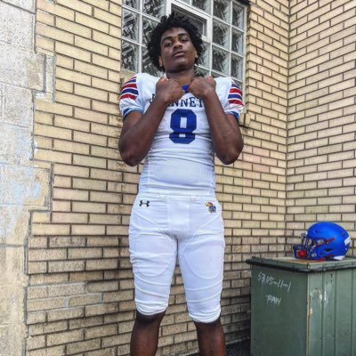 6’4/230//DE/Jeannette high school/2025 / lonnieg563@gmail.com