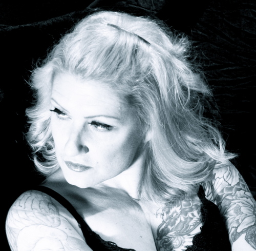 Julia_Madeleine's profile picture. Crime fiction writer, author of 'NO ONE TO HEAR YOU SCREAM', artist and tattooer, feminist, surfer girl, pirate queen