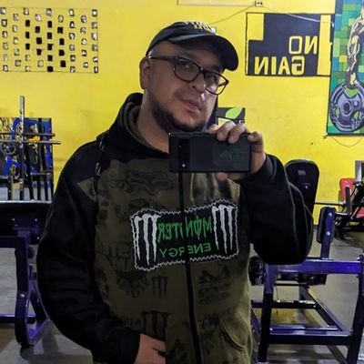 Traumado y vicioso de los videojuegos sobre todo al playstation aunque me gusta de todo juegos de pc, nintendo y xbox a y tambien los retro xD