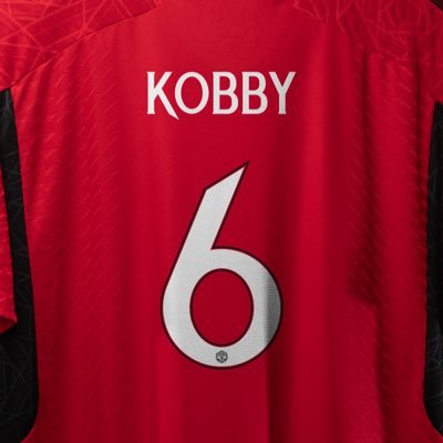 KobbyCue12's profile picture. Back sliding 😎 I'm a Red🔴 #MANUTD @ManUtd Forever 🔴⚽♥️ #PRESBYTERIAN💙🤍❤️