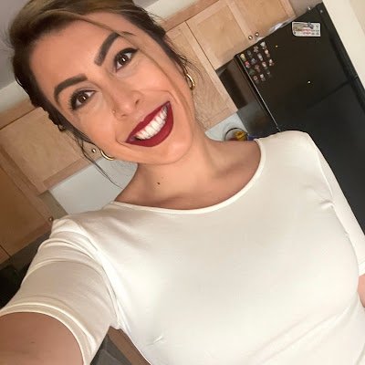 danielleeesecor's profile picture. 