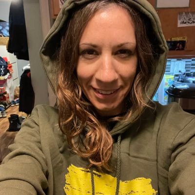 EdsSnazzyGal_MN's profile picture. Busy Mom to my 3 kiddos and I LOVE LOVE LOVE Ed Sheeran!