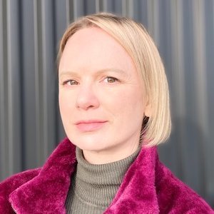 digital poet | CNF | My Archive Fever supported by @Creative_Vic | plays well w/ @nonfictionLab | ND mum 2 @AnneBotWallace + 8yo human | Y2 basketball coach