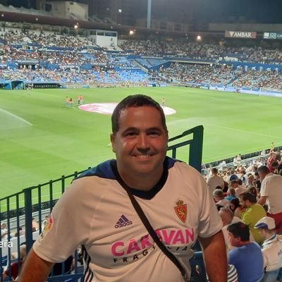 Socio (4.729) del @realzaragoza y seguidor del @BVB, pasión por el fútbol alemán, @F1,  Alonso, Verstappen.🇺🇦