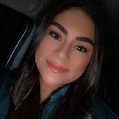 Ms. Martinez, 1st grade teacher. mother of 3 ❤️