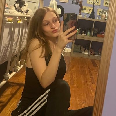 jessica_f20's profile picture. thug life hit me like the holy ghost 👻 ✌️