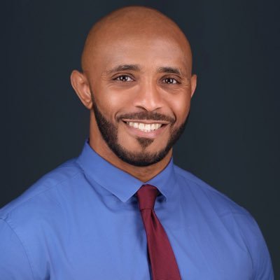 Gynecologic Oncologist serving Greater PHX. Former D1 🏈player. Naija 🇳🇬 proud. Grim energy, resolute courage, and prayerful effort. Tweets are mine