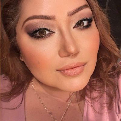 ChelyDcalexico's profile picture. 🎤Host Reporter at Locutora de Espectáculos 🎧| Teacher at HPCCC Federal Building Los Angeles Ca.|💚Starbucks|