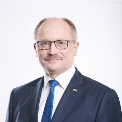 Lekarz weterynarii, prof. dr hab., pracownik naukowy PIWet-PIB w Puławach, polityk.