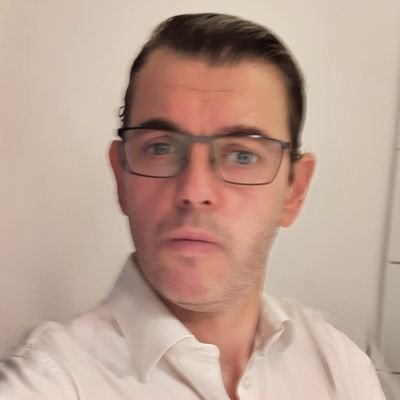 Je suis un Geek de 49 ans. Passionner par les univers créatif. J'ai au moins sauvé une princesse plus de 100 fois dans ma vie.