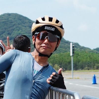 ロードバイク、マウンテンバイク、シクロクロス。とにかく自転車が好きです。
所属：山口県自転車競技連盟・我逢人/TeamH2R