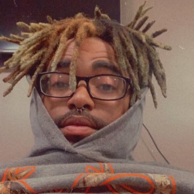 im just a chill 26 year old, you’re friendly neighborhood… ouuu wrong intro 😅 content creator and streamer dm for more 🏃🏾💨
