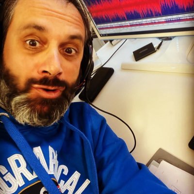 francois_anto's profile picture. Auteur et interprète de ses chansons. Poésie en son genre. "Créer, c'est vivre deux fois." Albert Camus