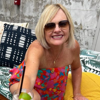 teach2's profile picture. 