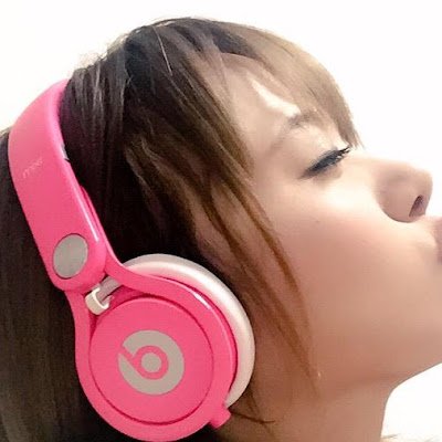 PuteriZoya's profile picture. 