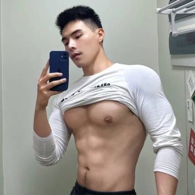 ytmz010's profile picture. 