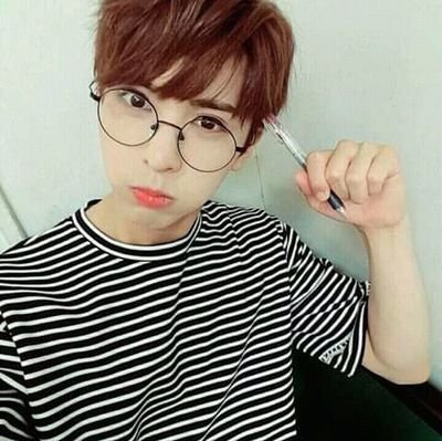 Sushi682's profile picture. writer| artist| stripper .. 😛😂
new Art account 🥺