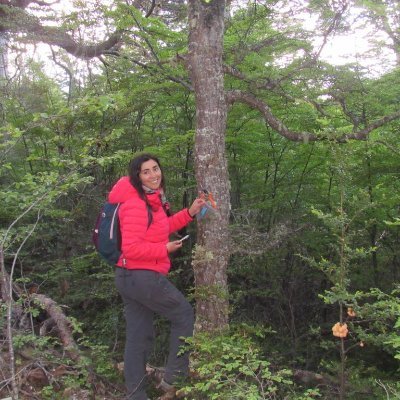 Plant Biotechnologist🌱
Msc in Genetics 🧬👩🏾‍💻
PhD student in Ecology & Evolution in Chile
I research the conservation and landscape genomics 🌎