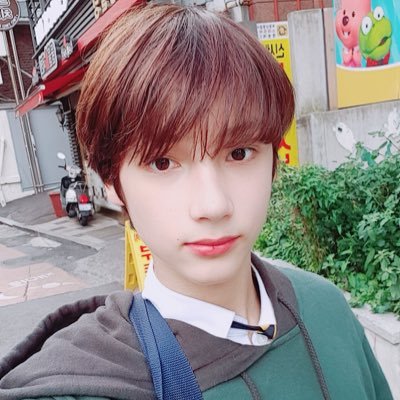 beomgyujr's profile picture. soobin vc se importaria se eu marcasse território mijando no seu sapato ?