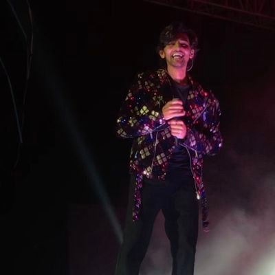 NishuuDz's profile picture. Stanning the best musician @DarshanRavalDZ
Fan account