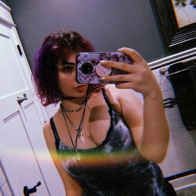 amber_gothic's profile picture. F19 🤭 dm me for feed sesh😈 Discord: mommyamber 💋 Backup: @smallclique                            Unblock Fee - $30 💅🏻