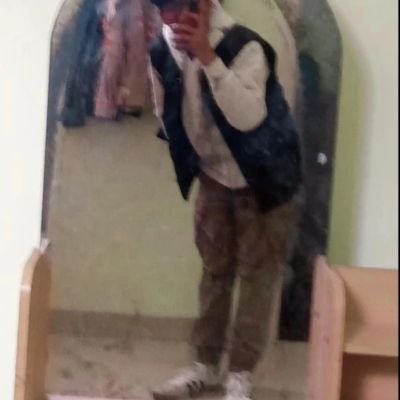 aguspurnomo5762's profile picture. Redup