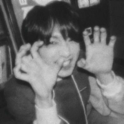 ✧ Till death do us apart ✧ she|her • silly⛄ • sparkling but hidden✨ • chaotic and love chaos🧘🏻♀ • JUNGKOOK’s belonging🐰~ pika luvs 방탄소년단♡