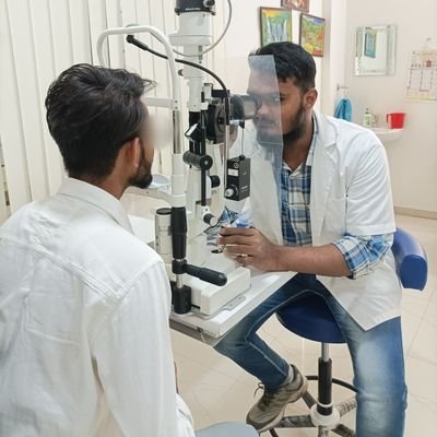 Opthometrist 👀💉💊🩺 
From Sunshine institute 
of para medical science
#bidar....
believe in Allah. 😇