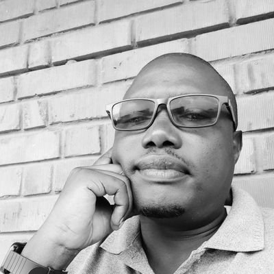 PitaKamugasa's profile picture. Avid book reader