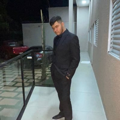“- Se você iluminar apenas as suas imperfeições, todas as suas qualidades ficarão na sombra.”